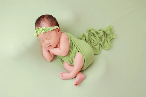 陵水宝宝眼睛发蓝